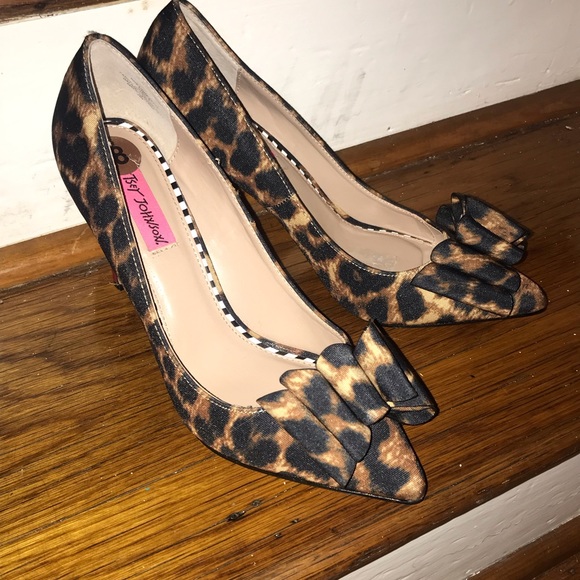 Betsy Johnson Leopard Print Heels - Picture 3 of 8